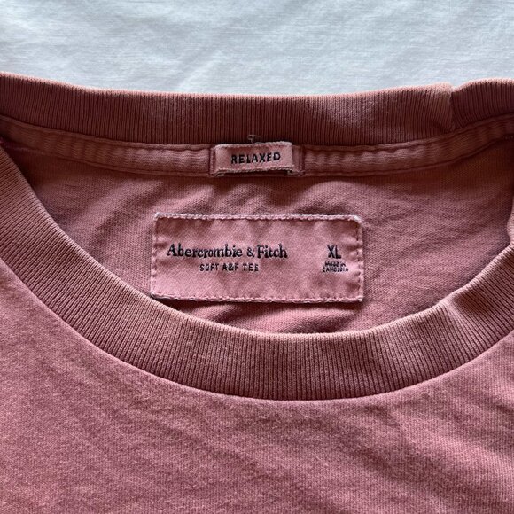Abercrombie & Fitch Men's XL Pink NYC Skyline Graphic Relaxed Fit Soft Tee - Picture 2 of 6